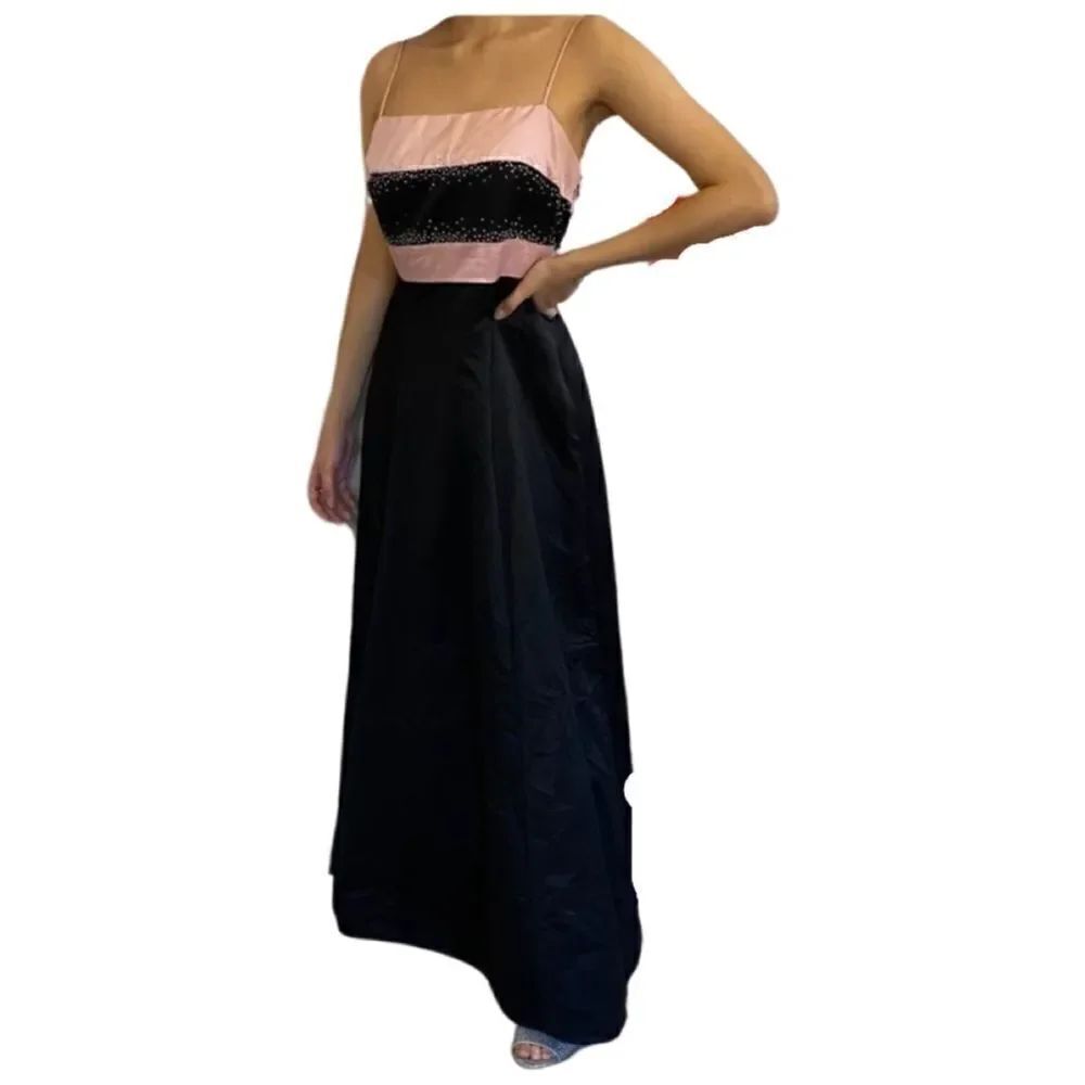 Dave & Johnny black and pink satiny gown